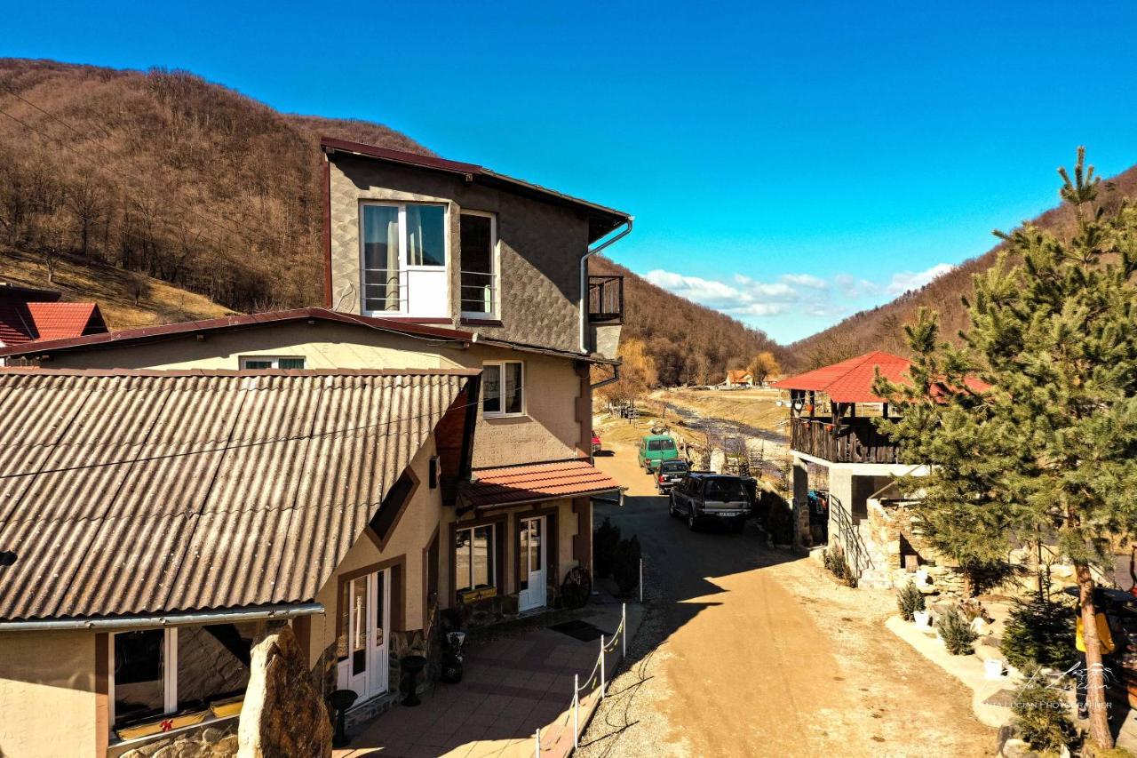 Casa Micutu Si Lya Villa Strungari Exterior photo